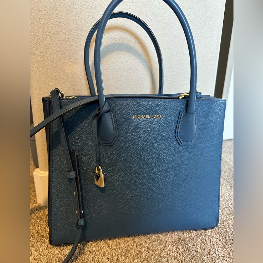 Michael Kors Mercer Large Pebbled Leather Accordion Tote Bag